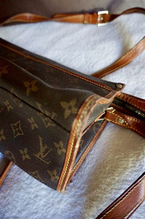 lv vintage pouch|louis vuitton monogram pouch.